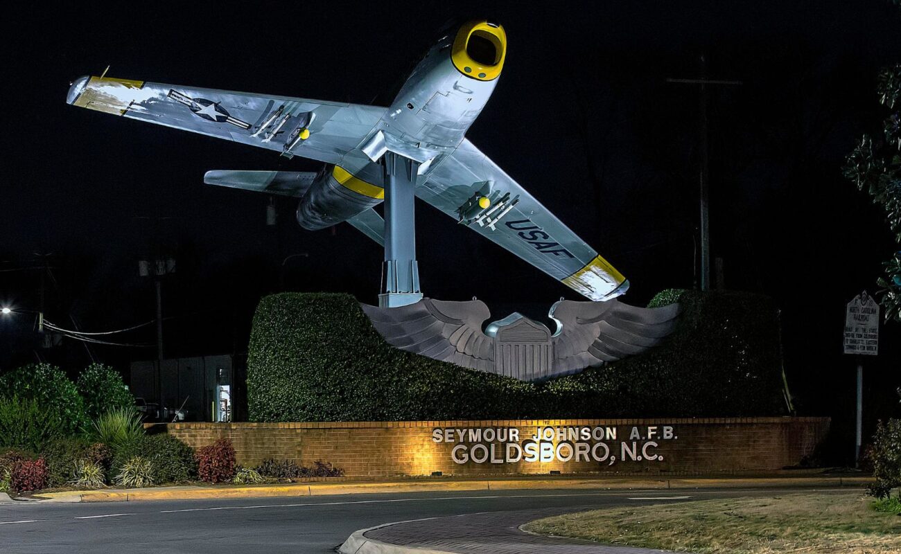 SMJAFB Goldsboro, NC Jet Statue Image